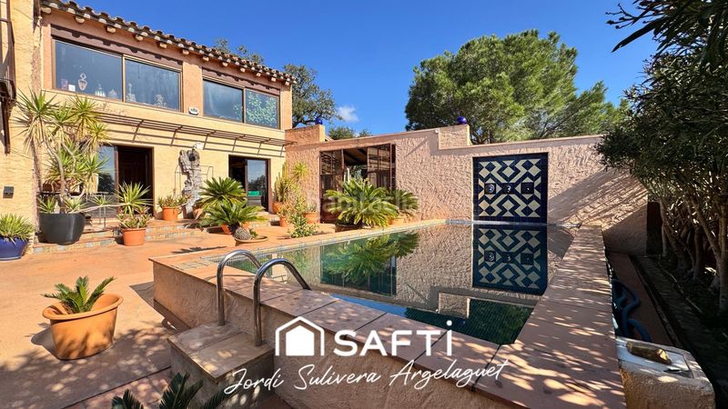 Foto a8bed9c9-c17e-4d39-b576-b5f15b4372b2. Casa aparellada amb calefacció aparcament piscina a Cantallops