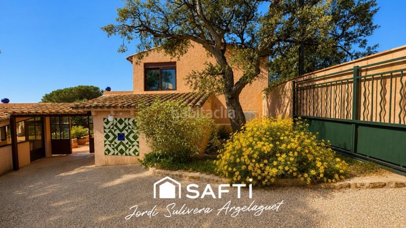 Foto c8cd8587-637c-43a3-be5d-445f9270adda. Casa aparellada amb calefacció aparcament piscina a Cantallops