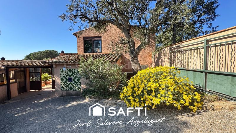 Foto ef0549a9-2fa3-4740-9670-456f64c2b19f. Casa aparellada amb calefacció aparcament piscina a Cantallops