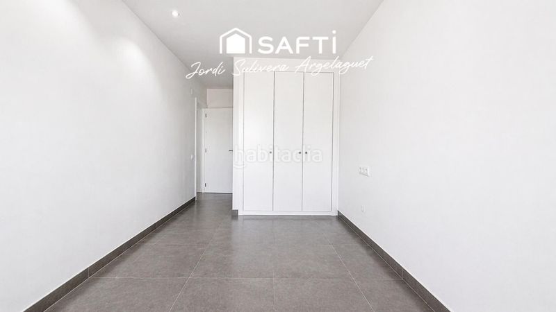 Foto 0d2c7cf6-e88d-46ab-9280-31473882ad49. Flat with heating in Eixample Sud-Migdia Girona