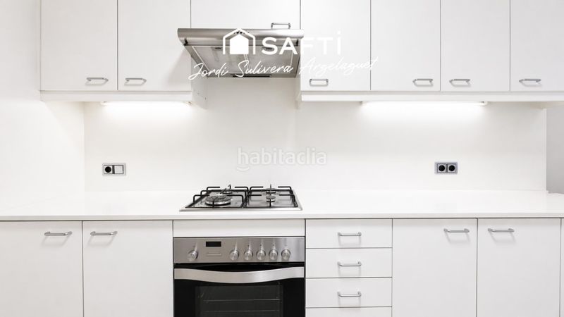 Foto 297398b2-ae46-4e2d-9ff4-a8d5c2dbf265. Flat with heating in Eixample Sud-Migdia Girona