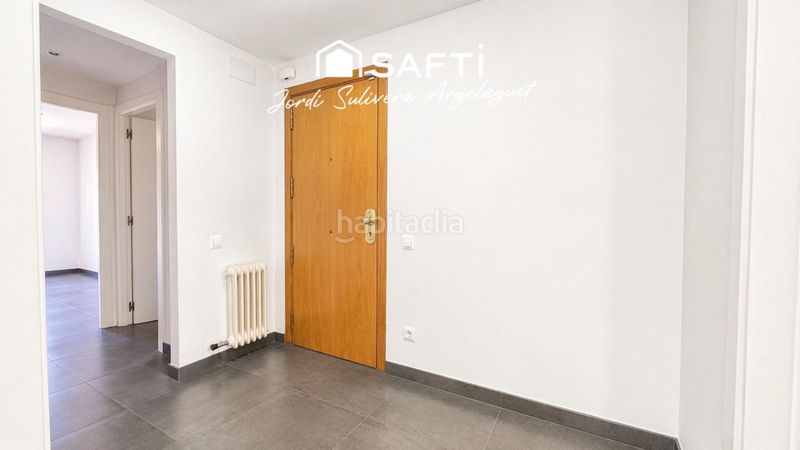 Foto 5615e293-689e-47b5-8392-b3813e8a2526. Flat with heating in Eixample Sud-Migdia Girona