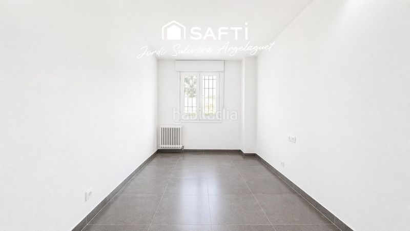 Foto 7d731e8c-8975-4b4d-a8da-71339a38e400. Flat with heating in Eixample Sud-Migdia Girona