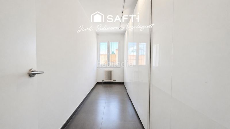 Foto 8fc962a0-0235-48c0-b2fe-3a0676be35f3. Flat with heating in Eixample Sud-Migdia Girona
