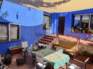 Semi detached house in Peñas de San Pedro