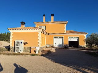 Casa en Yecla