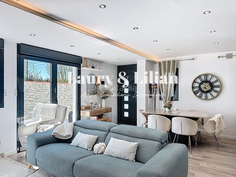 Foto 1699ac12-da99-4d35-a313-45b24d75305e. Casa amb piscina a Sant Maurici Empuriabrava