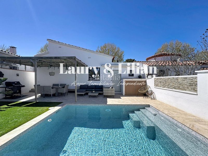 Foto 9d49d05b-2f15-4acf-80a4-e48fd80f6be8. Casa amb piscina a Sant Maurici Empuriabrava