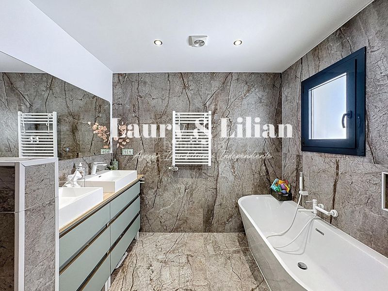 Foto a282c8c0-4061-4799-a8e9-6442a0c90aa4. Casa amb piscina a Sant Maurici Empuriabrava