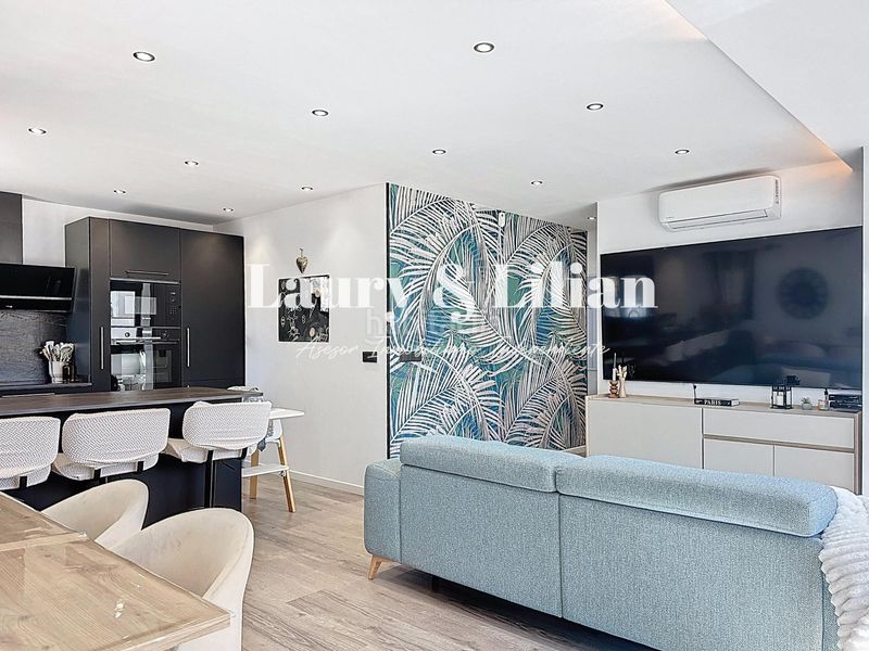 Foto aa6bbd91-1606-4648-8e3c-ba01fd28d5e5. Casa amb piscina a Sant Maurici Empuriabrava