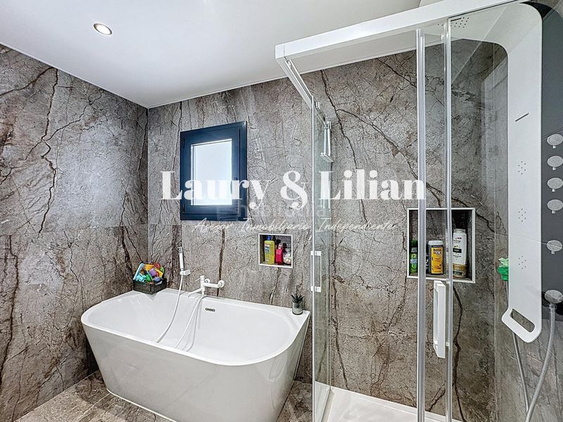 Foto bfb83760-94d2-41e5-b54a-3ea20f591a67. Casa amb piscina a Sant Maurici Empuriabrava