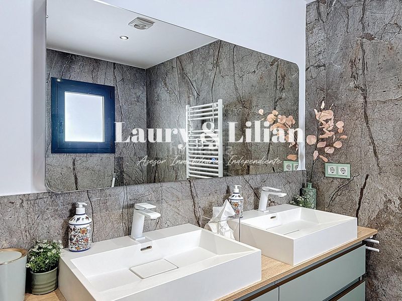 Foto d53b2937-d698-41ae-a879-f5d9fed0c58c. Casa amb piscina a Sant Maurici Empuriabrava