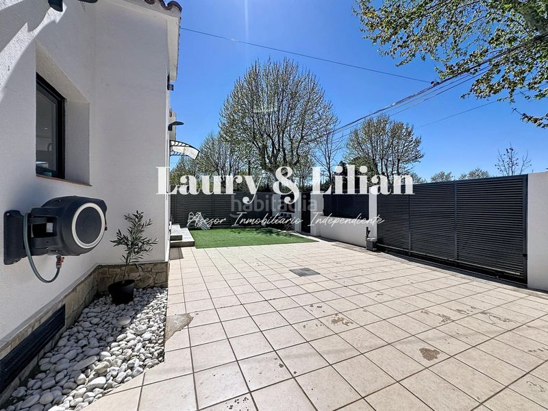 Foto d837b965-7e40-4471-9b82-834852198c35. Casa amb piscina a Sant Maurici Empuriabrava