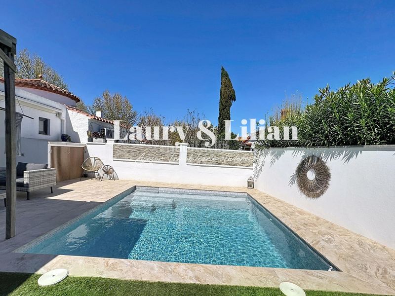 Foto f64c6139-6be3-4461-a27c-f5a3a908bbea. Casa amb piscina a Sant Maurici Empuriabrava