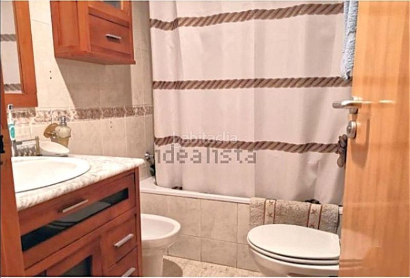 Foto f01c3380-1ba9-4307-bc10-fe3115b35a63. Casa adossada amb aparcament a Zuera