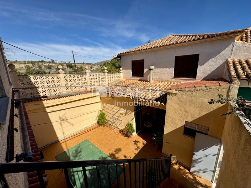 Foto 8d764336-7791-45d8-b69c-ce6d058faf63. Casa amb piscina a Monòver