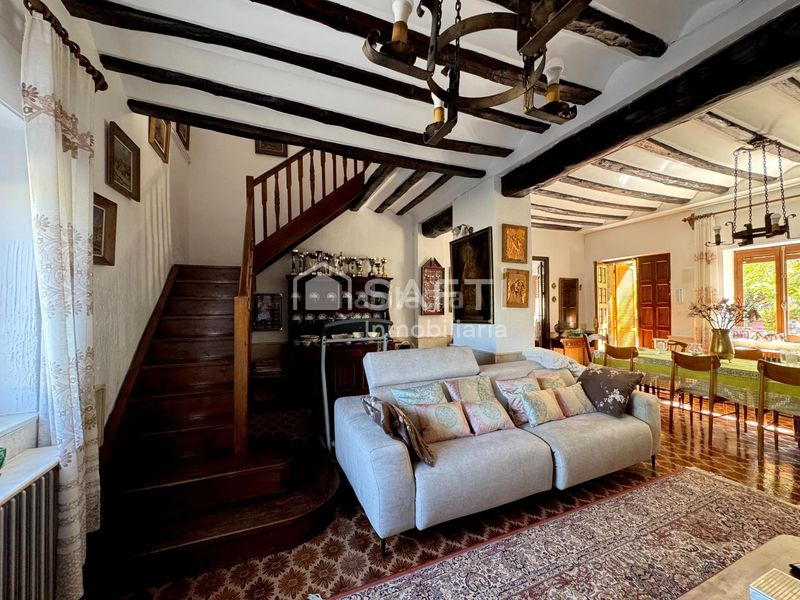 Foto f06eaaf2-d3fb-419c-9c3d-e31da6d535e8. Casa amb piscina a Monòver