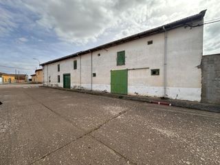 Casa adosada en Riego de la Vega