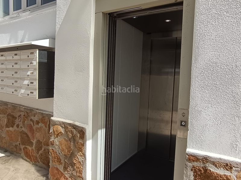 Foto b27c7a22-936a-48e0-890d-ca647ddf9359. Pis a Passeig Marítim Miami Platja