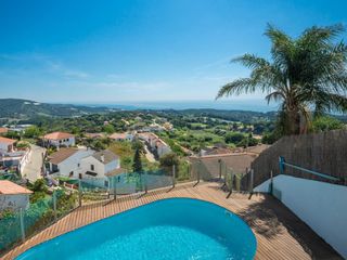 Casa adossada a Sant Cebrià de Vallalta