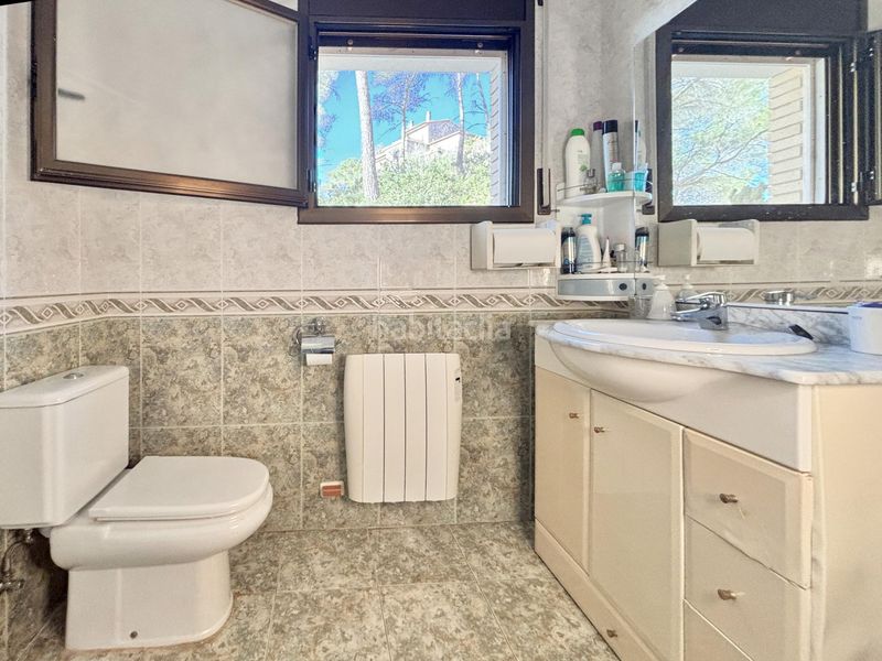 Foto 4a1d39fe-9223-4bd7-becf-b5f36adf7ed1. Casa amb calefacció aparcament a Olivella