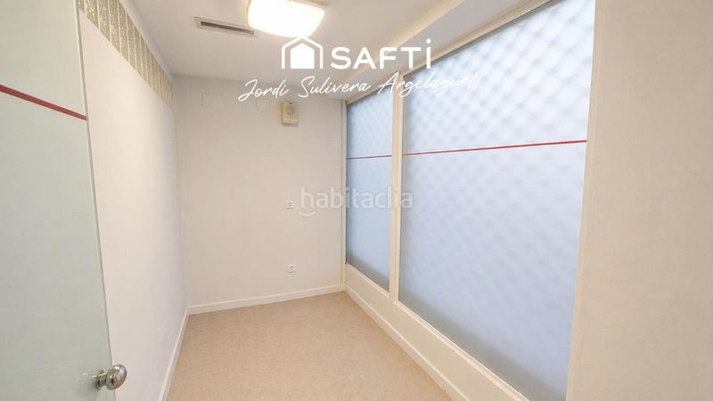 Foto 06b5db27-1da2-4ddd-8ce8-7350f403719c. Local comercial a La Devesa Girona