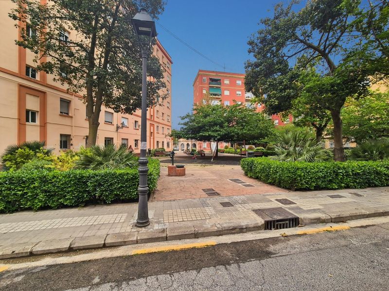 Foto f86d9e93-5d7a-4a07-a258-5b6074c3788e. Pis a Tormos Valencia