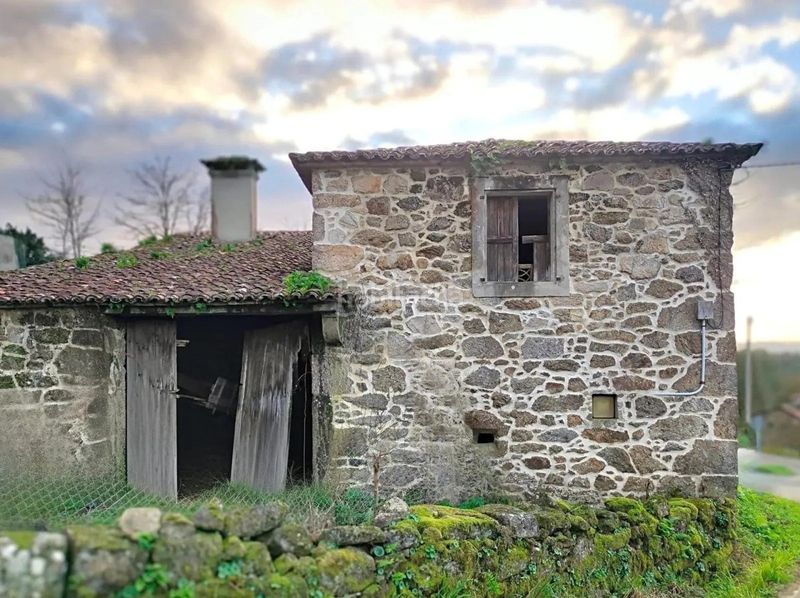 Foto 61a8653d-79d2-491a-8c1e-8573e8bfd37a. Masia a Estrada (A)