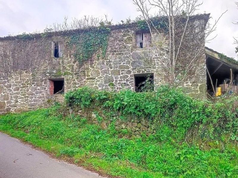 Foto d7e7fa7e-400d-4f6d-9437-a78d07689dab. Masia a Estrada (A)