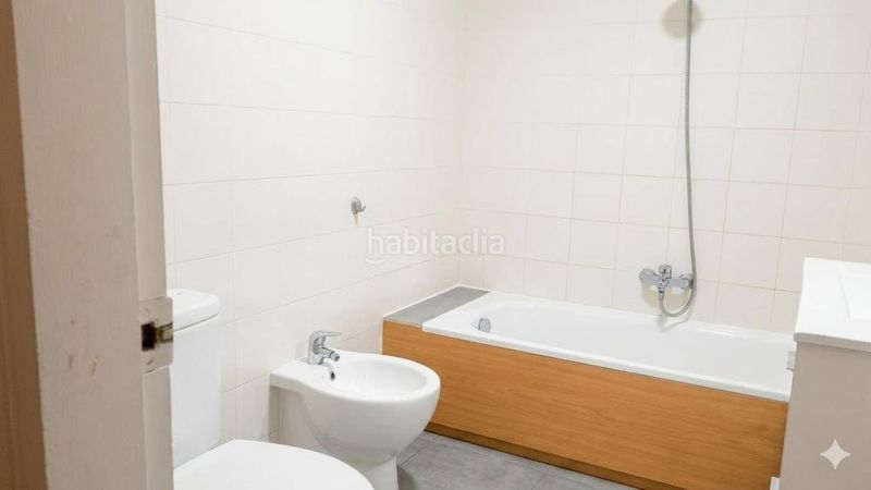 Foto 20ea8d31-63d4-4fc2-af93-23686539df27. Casa amb aparcament a Sallent