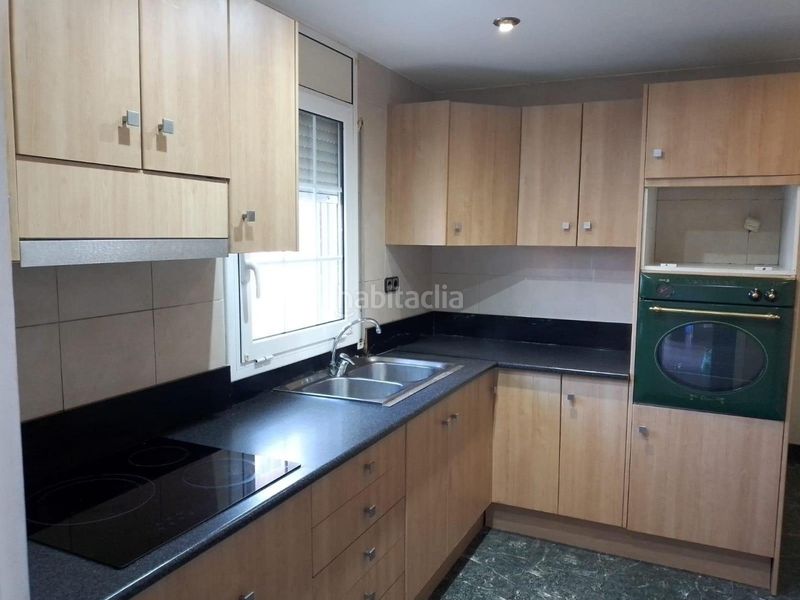 Foto a5ef2c4b-665d-4638-8432-19724675471f. Casa amb aparcament a Sallent