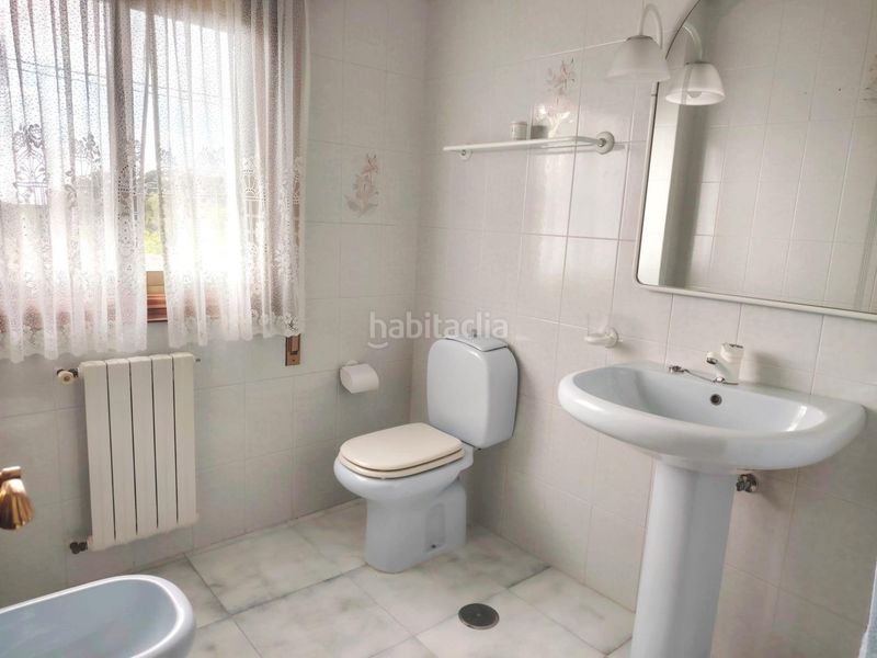 Foto 5e7c8762-7a27-4a62-84b1-b8eea59834e2. Casa amb calefacció aparcament a Navia Vigo