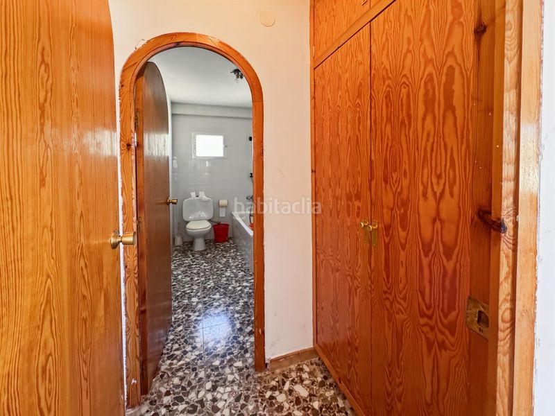 Foto 17e23872-ecbb-49fa-8e81-cd12e4878fc8. Casa adossada amb aparcament a Pueblo Acantilado-Lanuza Campello (el)