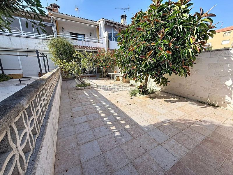 Foto 4a299cb7-7e21-4921-b8b8-c57f4587bfc2. Casa aparellada a Coma-ruga platja Coma-ruga