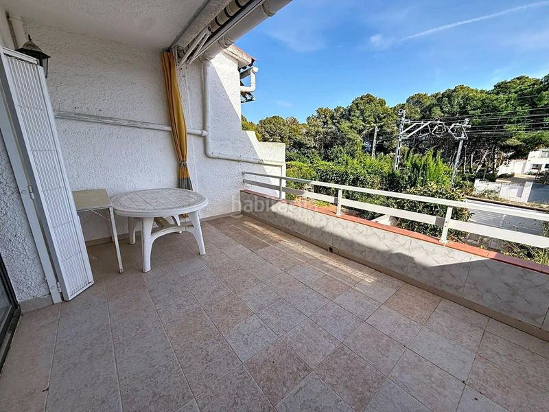 Foto b3cc51fb-9ca4-45f4-b5fc-a00180f21d1f. Casa aparellada a Coma-ruga platja Coma-ruga