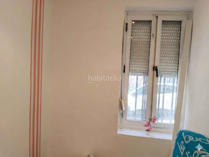 Foto b8675a3c-897c-4f43-88ec-3199a6402d26. Casa aparellada a Centro Elda