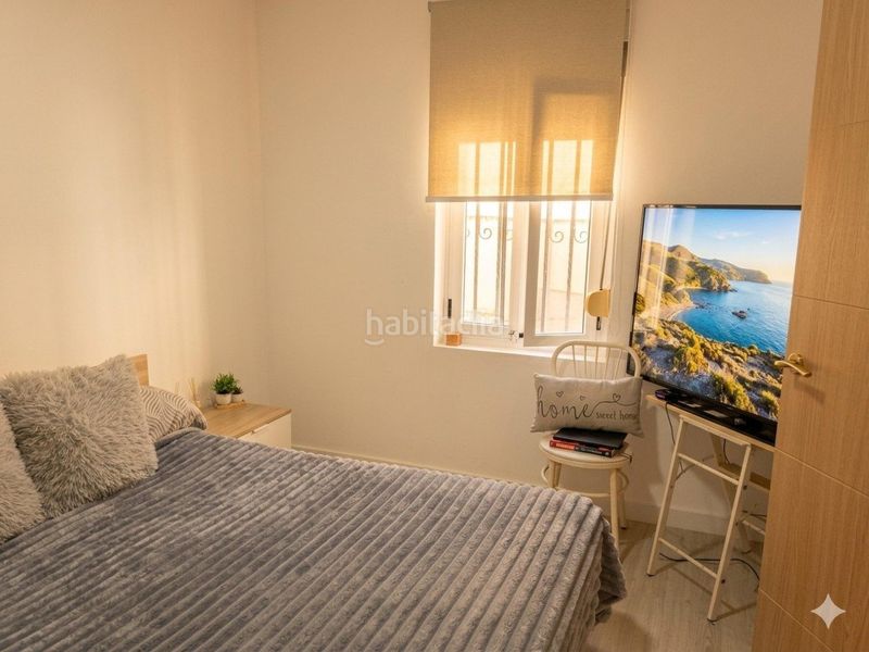 Foto cafd231b-ea1f-49d6-a6f6-c597755245a1. Casa aparellada a Centro Elda