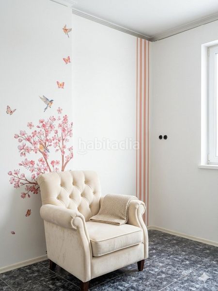 Foto f1ab8700-183e-43eb-bc2c-19de295ef919. Casa aparellada a Centro Elda