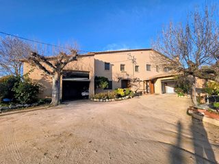 Masia a Niàgara Parc -Àgora Parc
