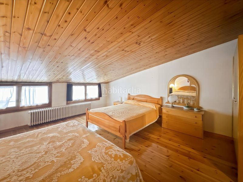 Foto 4f8cb5e1-a787-4499-968e-1e07a36759e5. Casa adossada amb calefacció aparcament a Berga