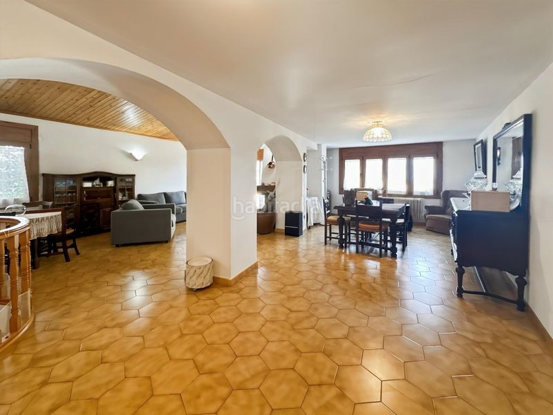 Foto e1b0f605-63cc-4f17-97ab-9b7403b7480e. Casa adossada amb calefacció aparcament a Berga
