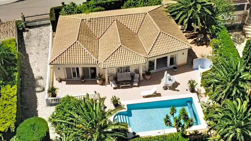 Foto 52d5ff8d-c44e-4e75-9ffc-db0c2b6242c0. Casa amb calefacció aparcament piscina a El Montgó Dénia