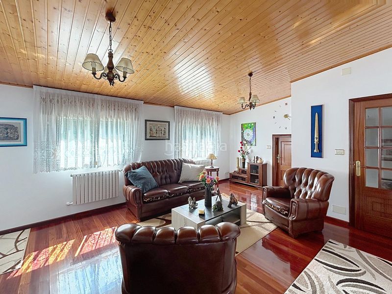 Foto c5530359-7f00-42a8-bfce-36a887ee0b54. Casa amb calefacció piscina a Estrada (A)