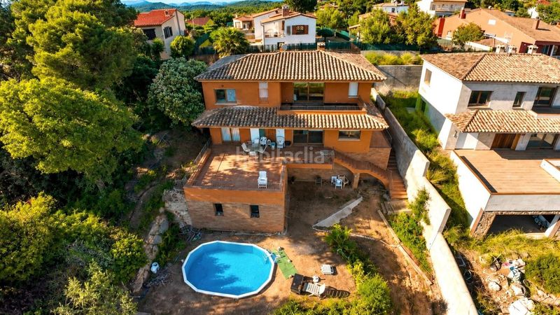 Foto aa577276-4725-44b2-b6fa-43cab58310c9. Casa amb aparcament a residencial Begur-esclanyà Begur