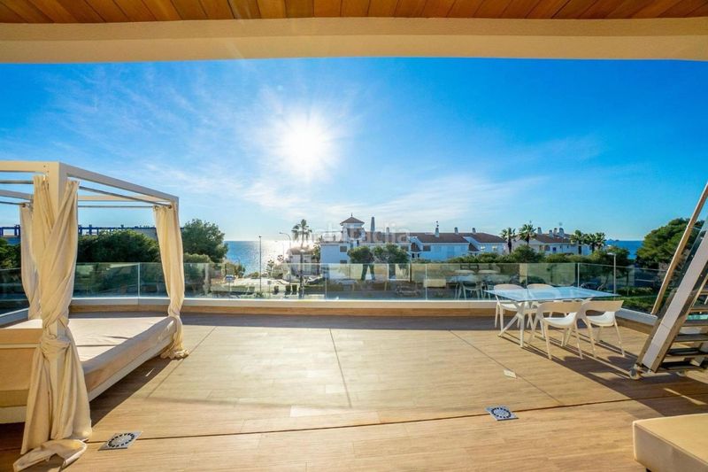 Foto b62d0a50-4792-4f2b-a3f9-a2cd2e5f658a. Casa amb aparcament piscina a Campoamor Orihuela