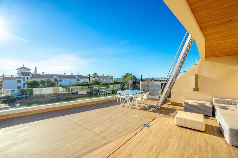 Foto b9260caf-8503-4166-b451-a074ef5b91f0. Casa amb aparcament piscina a Campoamor Orihuela