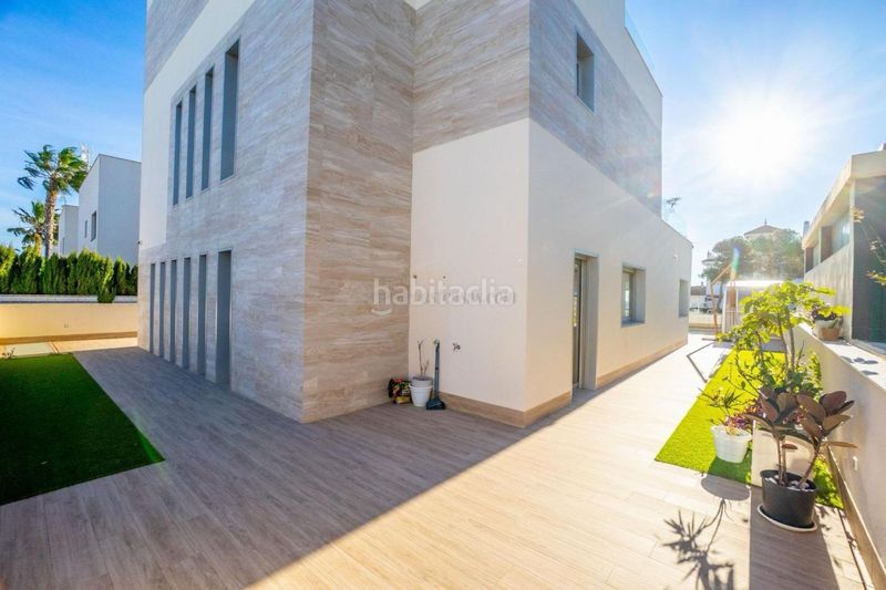 Foto bf7a92c9-1e00-4b7a-a4cb-0b9ebe20da26. Casa amb aparcament piscina a Campoamor Orihuela