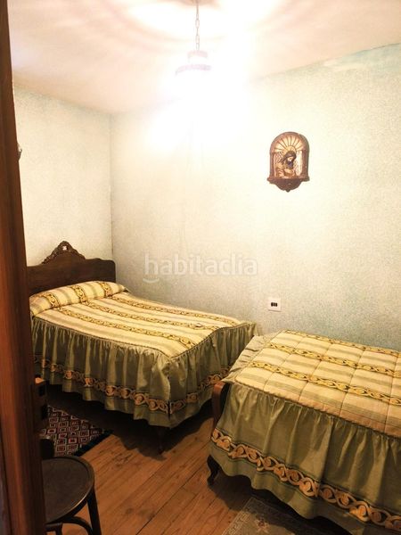 Foto f0e7751f-812b-458c-bb6b-39a7dbb4ae80. Masia a Bustillo del Páramo