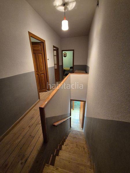 Foto fb3ef7cc-ca60-44f0-a151-25ed3d241632. Masia a Bustillo del Páramo