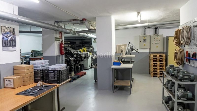 Foto e0c7bbbe-ec52-4571-a8c3-cae569e4d1d6. Local comercial a Putget - Farró Barcelona